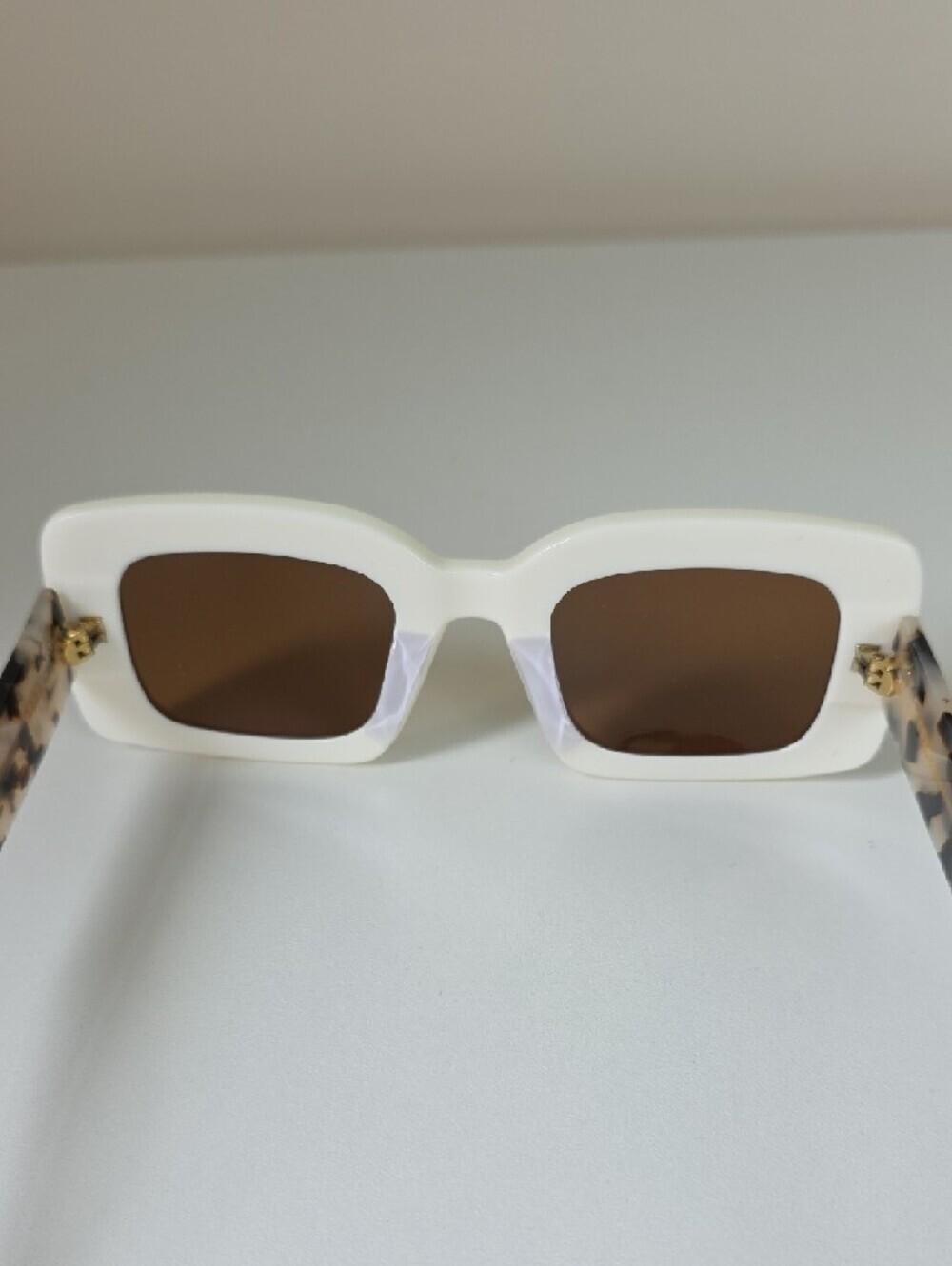 Banbe Beige Rectangular Sunglasses with Brown Lenses and Tortoiseshell Temples - Picture 5 of 8